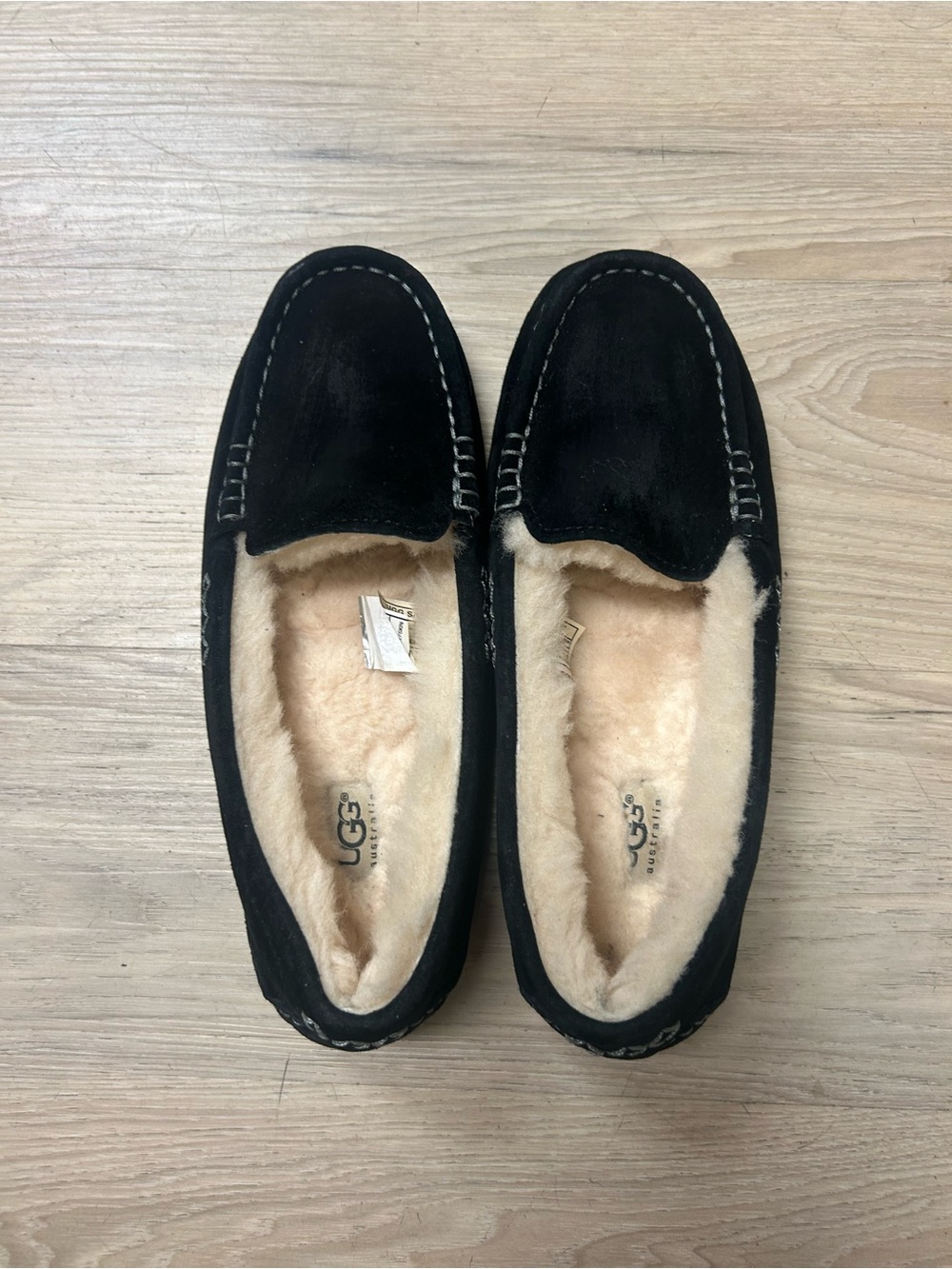 UGG Slippers Ansley Womens Sz 8 Moccasin Sheepskin Black Suede Slip On Comfort - Picture 8 of 16